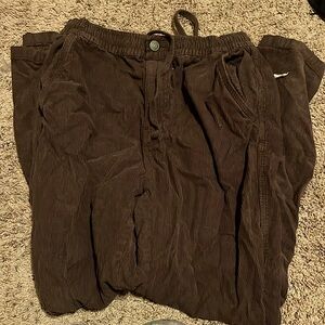 Baggy brown pants small